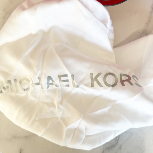 Michael Kors Quinn Medium Pebbled Leather Tote Bag in Crimson Red NEW! - Picture 9 of 9